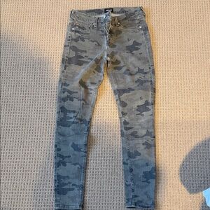Hudson Jeans Women's Straight Leg Camo Jeans in Gray and Black